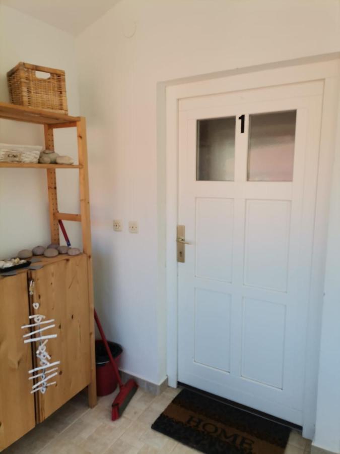 Sunny Blue Apartament Нерезине Екстериор снимка